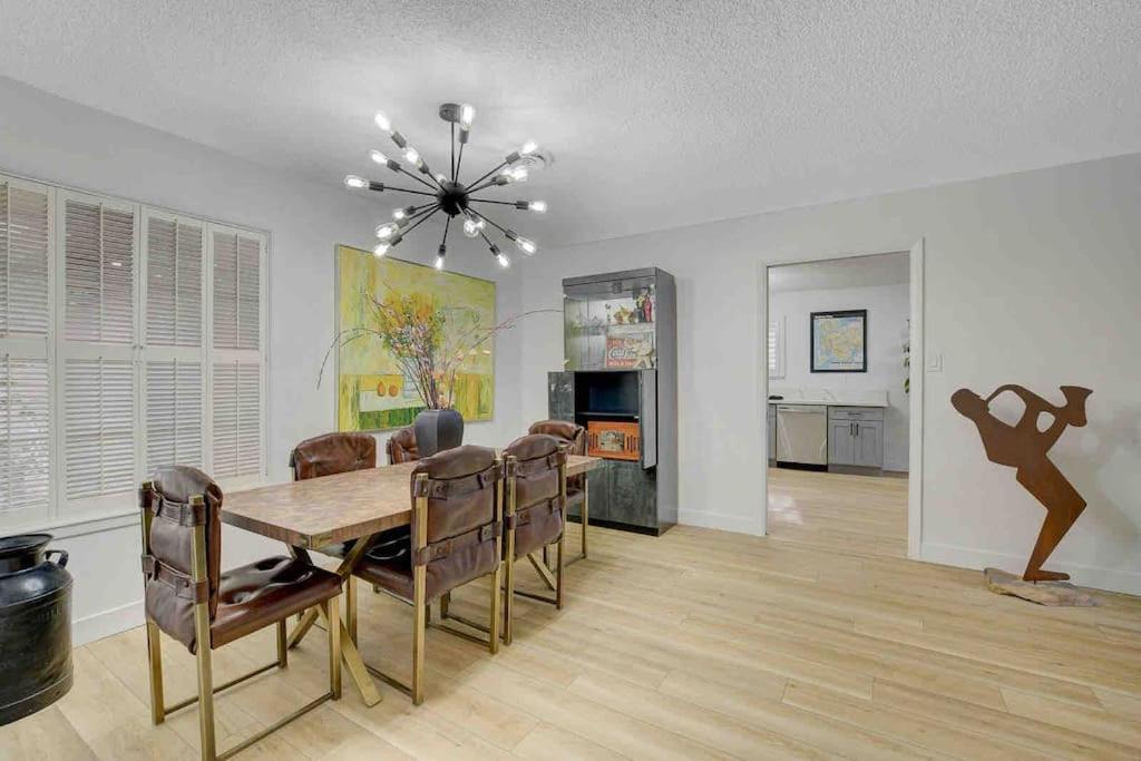 Resort Style 4 Bedroom House With Pool Minutes From Strip 拉斯维加斯 外观 照片